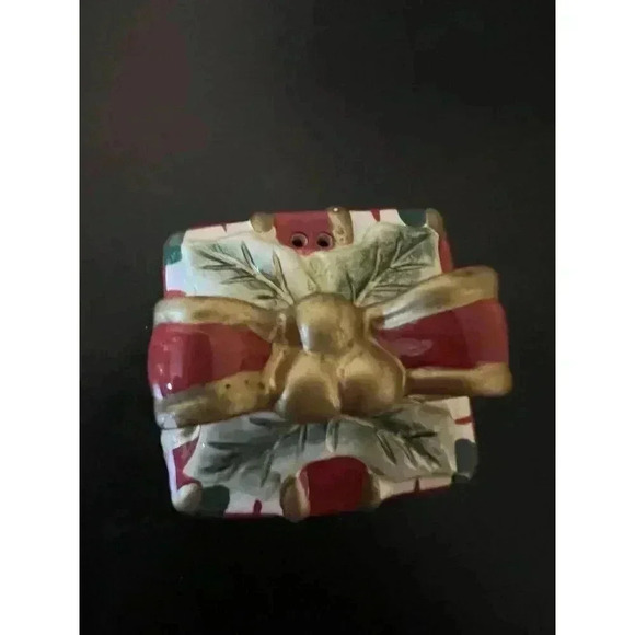 Fitz and Floyd Snowman and Gift Plaid Salt and Pepper Shaker Set - Picture 8 of 10